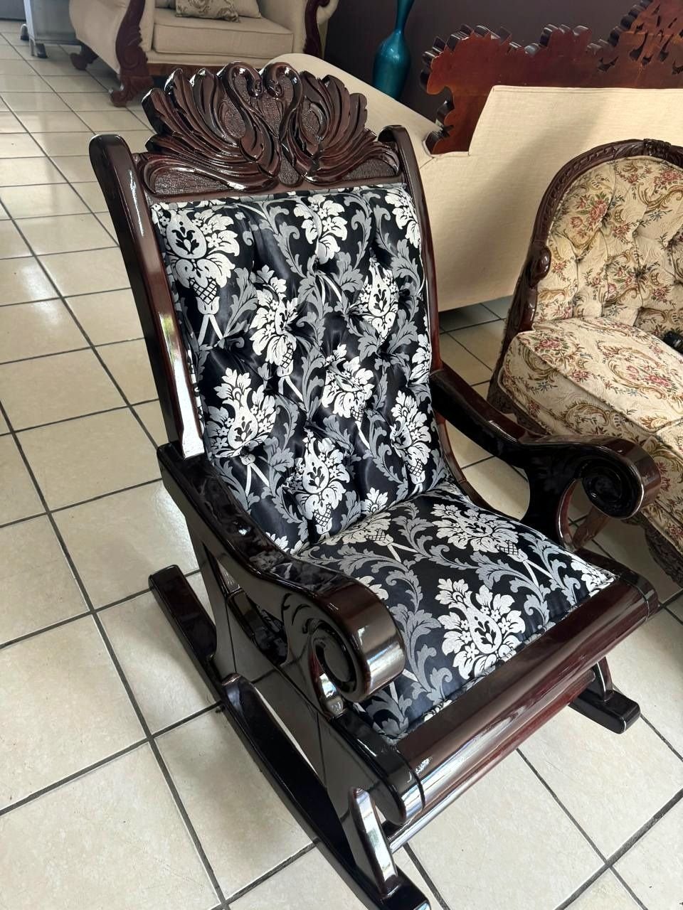 Mecedora damasco negro — mecedoras de cedro hecho a mano, Muebles Breymar